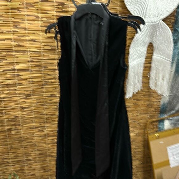 Womens Velvet Calf MIDI Dress - Picture 2 of 3